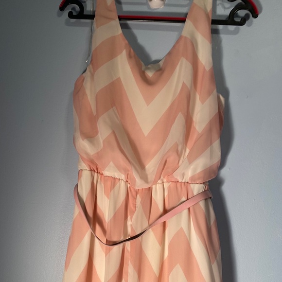 Pink and off white dress with belt size large - Picture 7 of 11